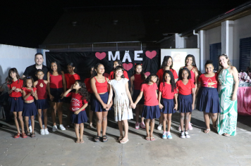 Projeto CEICA homenageia mães com noite de emoção e alegria.