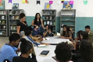  CCR acolhe mais uma reunião do Clube do Livro.