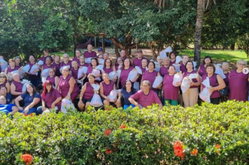Terceira Idade celebra o Dia das Mães com passeio especial à Estância Santa Paulina.