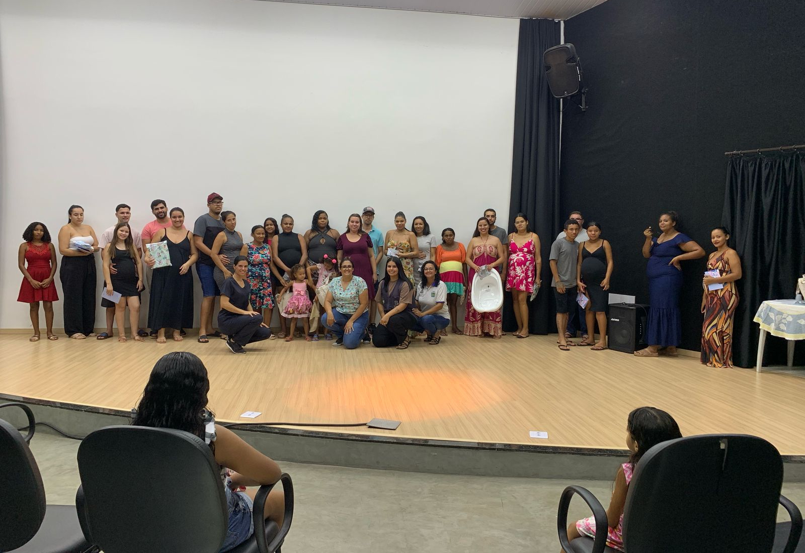 Reunião mensal na Casa da Cultura aborda trabalho de parto.