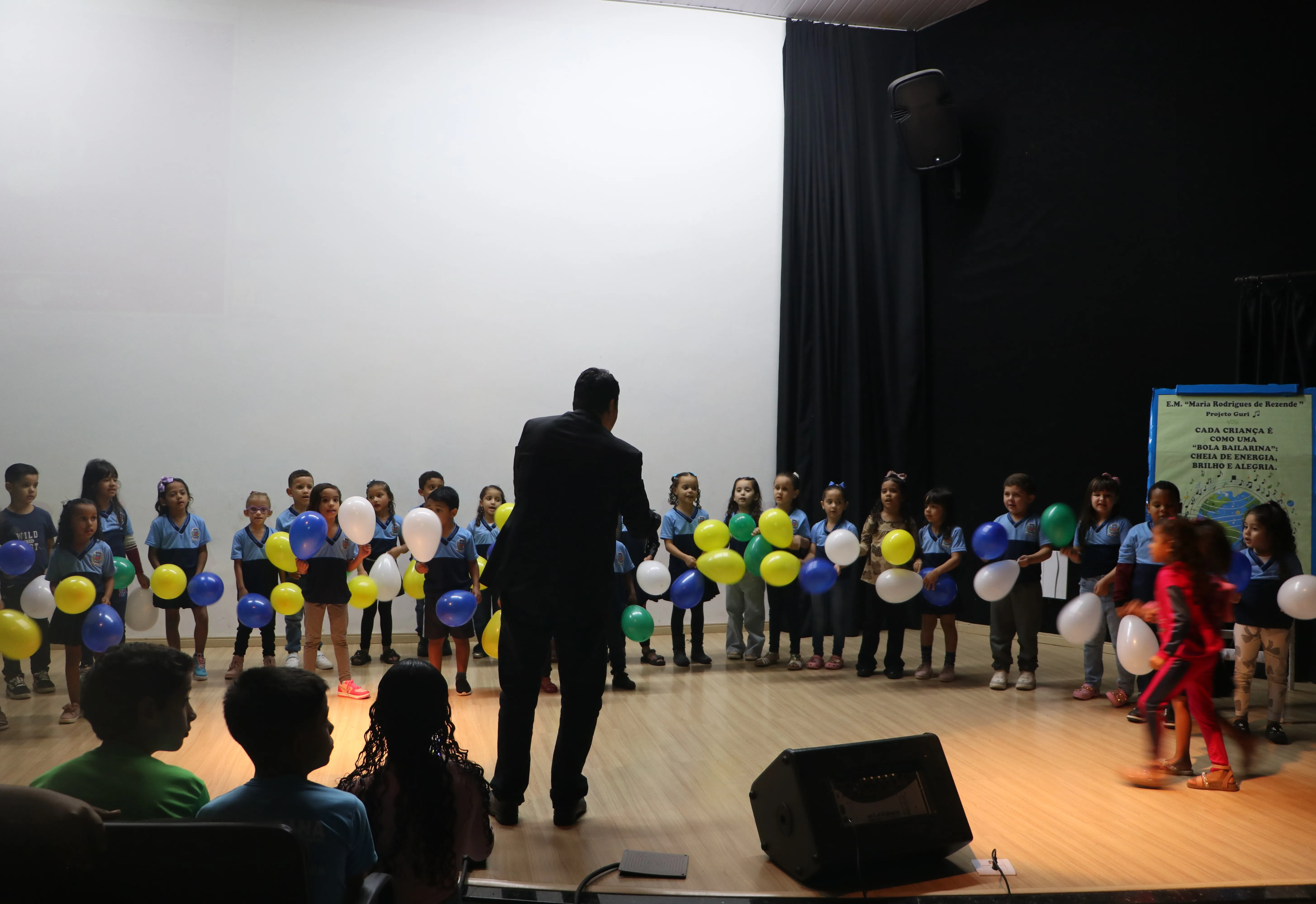 Show de Talentos encanta público na Semana da Emancipação de Ubarana