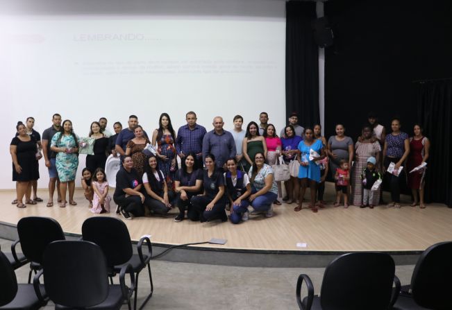 Reunião Mensal de Gestantes de dezembro aborda tipos de parto e sinais do trabalho de parto.